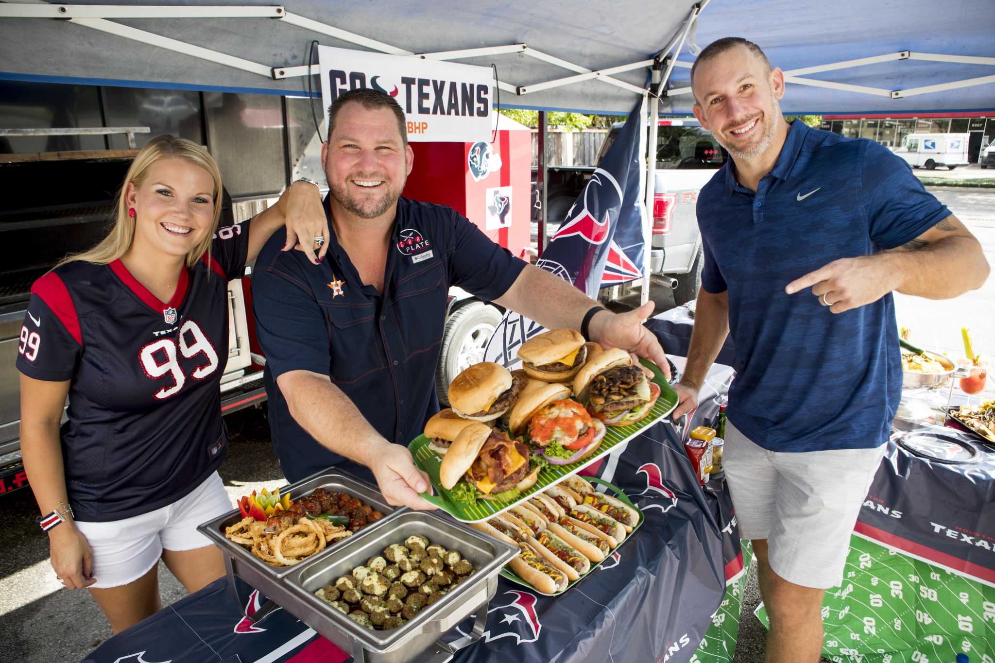 Texans fans show up looking 'Houston Strong' for gameday tailgating