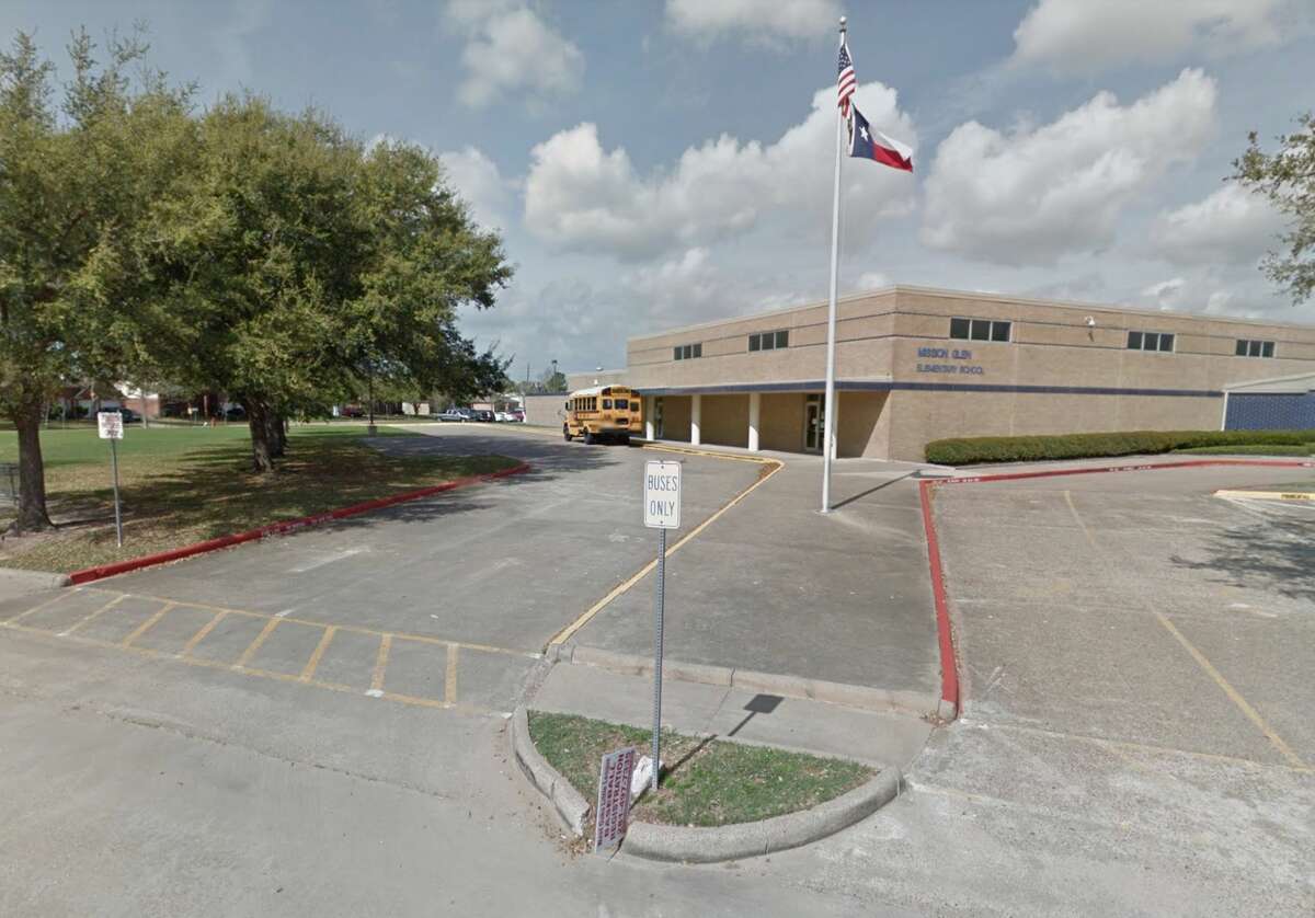 Girl hit by school bus outside Fort Bend ISD elementary school