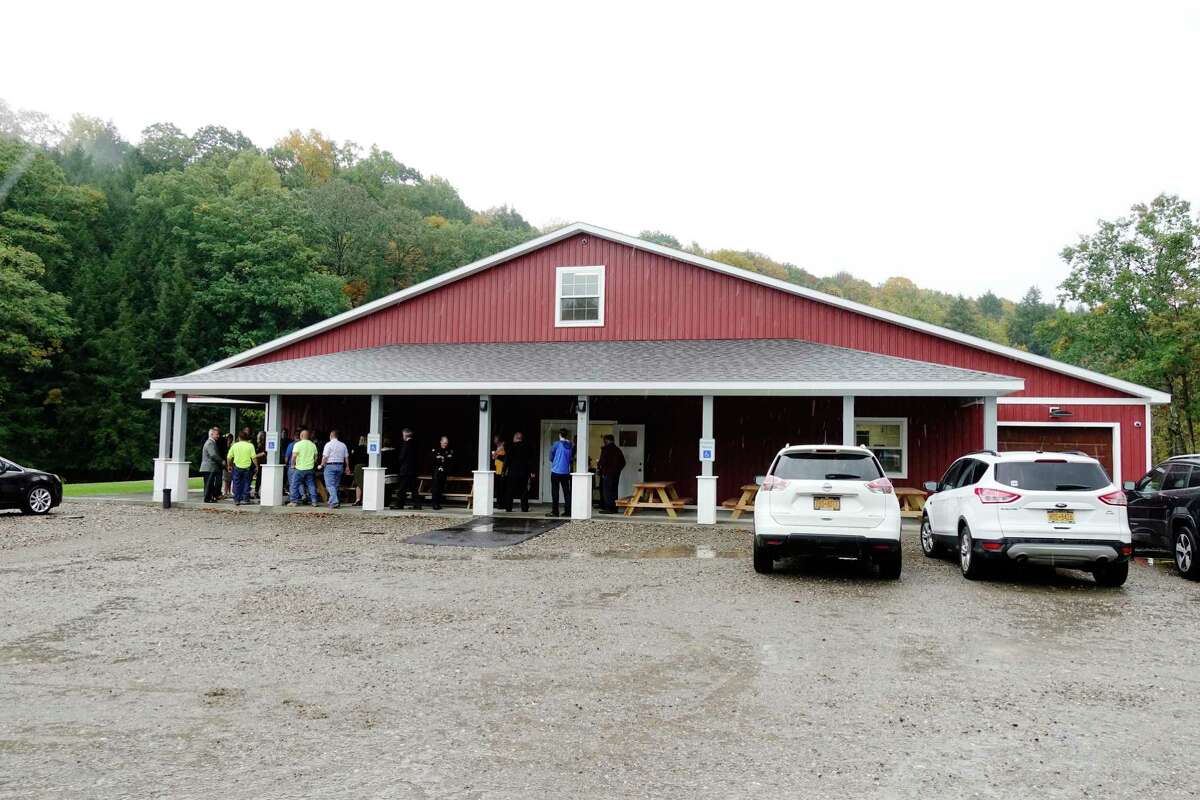 East Greenbush opens new park building