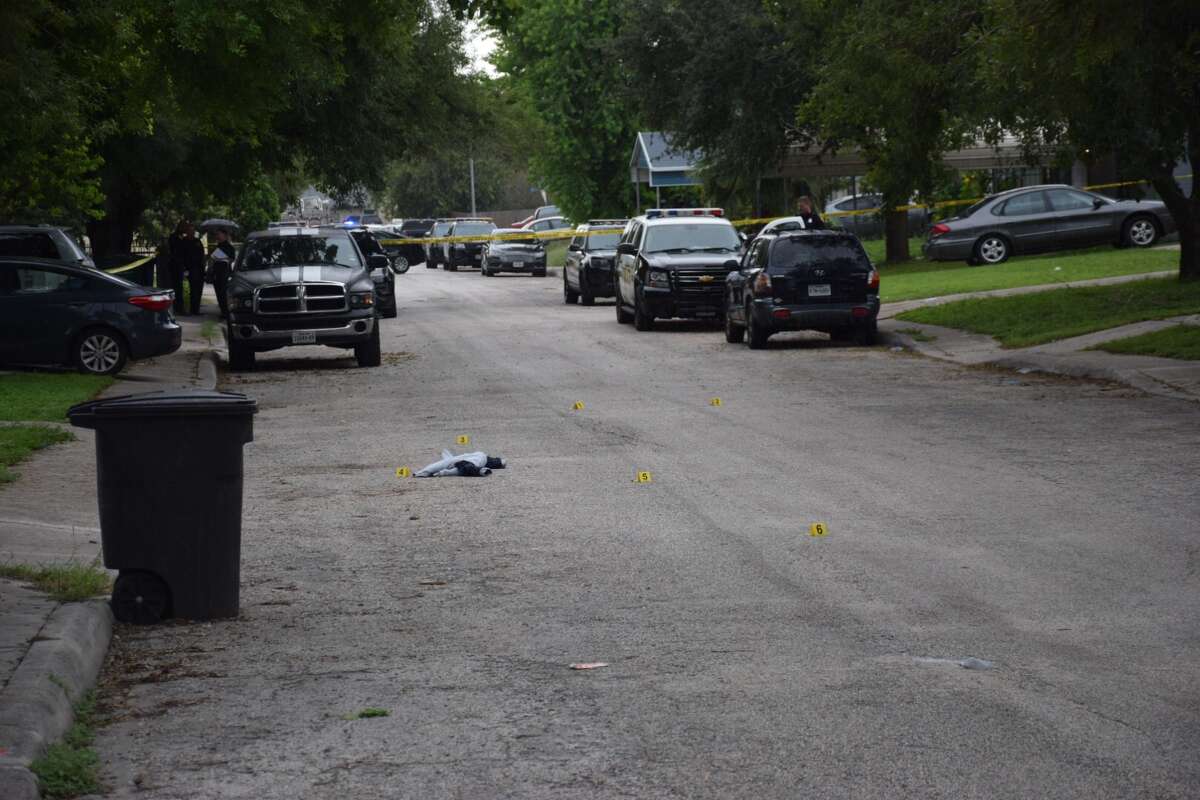SAPD Gunman at large after driveby that killed 32yearold woman