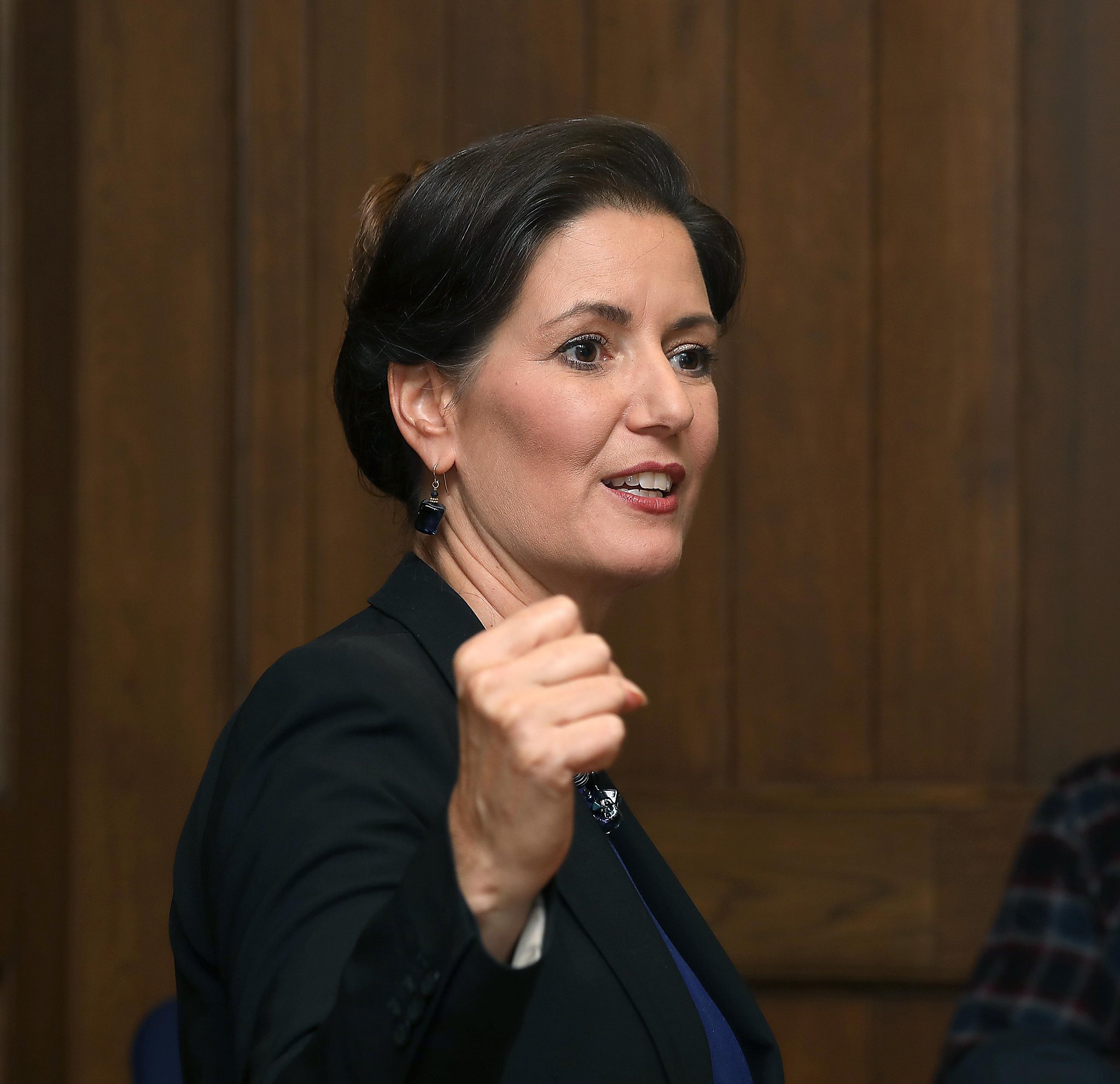 Oakland mayor forbids asking police applicants to agree to disclosure