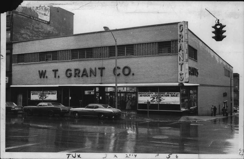 W.T. Grant Store, North Pearl Street, Albany, New York - suppression progressive. 31 janvier 1978 (Bob Richey / Times Union Archive) 