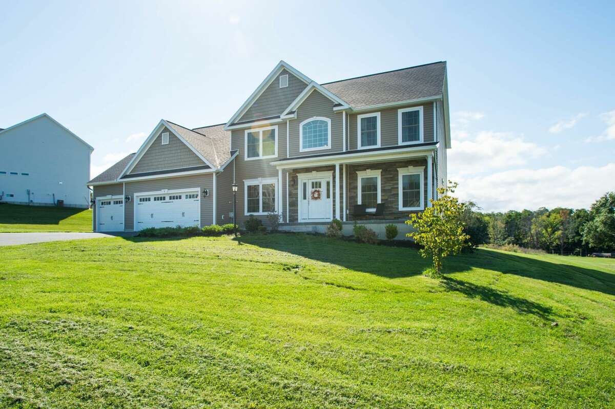 House of the Week: 8 Haywood Lane, North Greenbush | Realtor: Alex Monticello of Monticello Real Estate | Discuss: Talk about this house