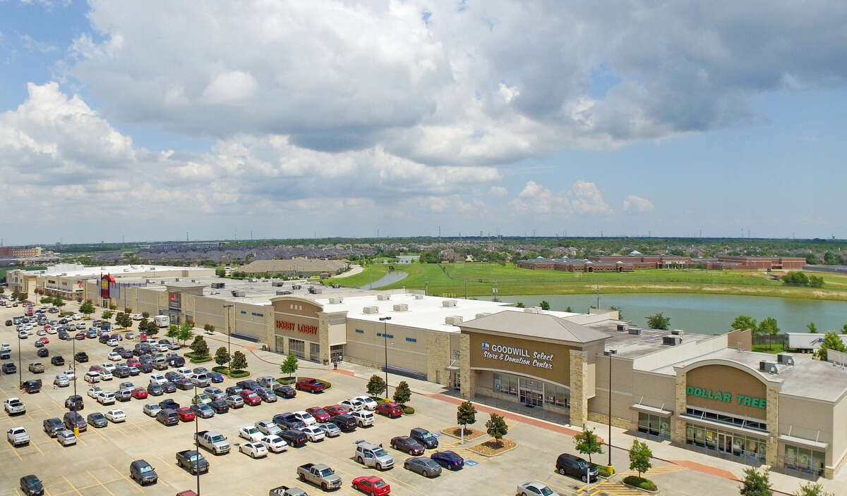 Fidelis Realty Partners buys Victory Lakes, Riverstone shopping centers
