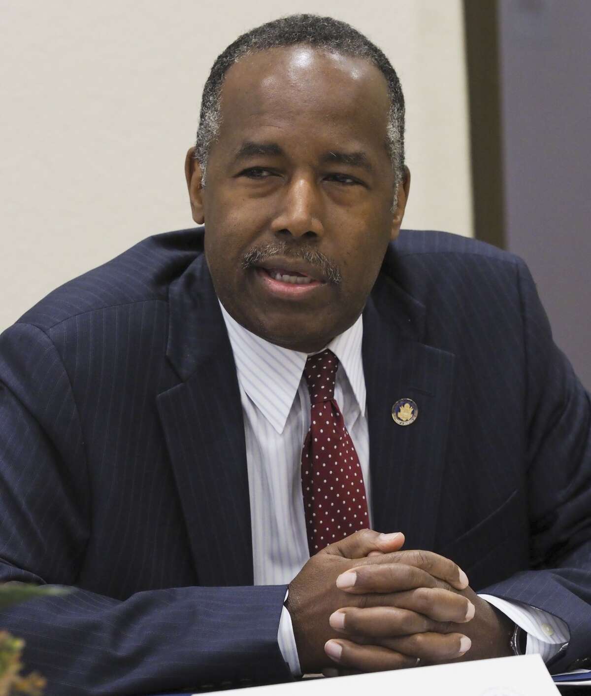 Ben Carson, local veterans discuss housing program