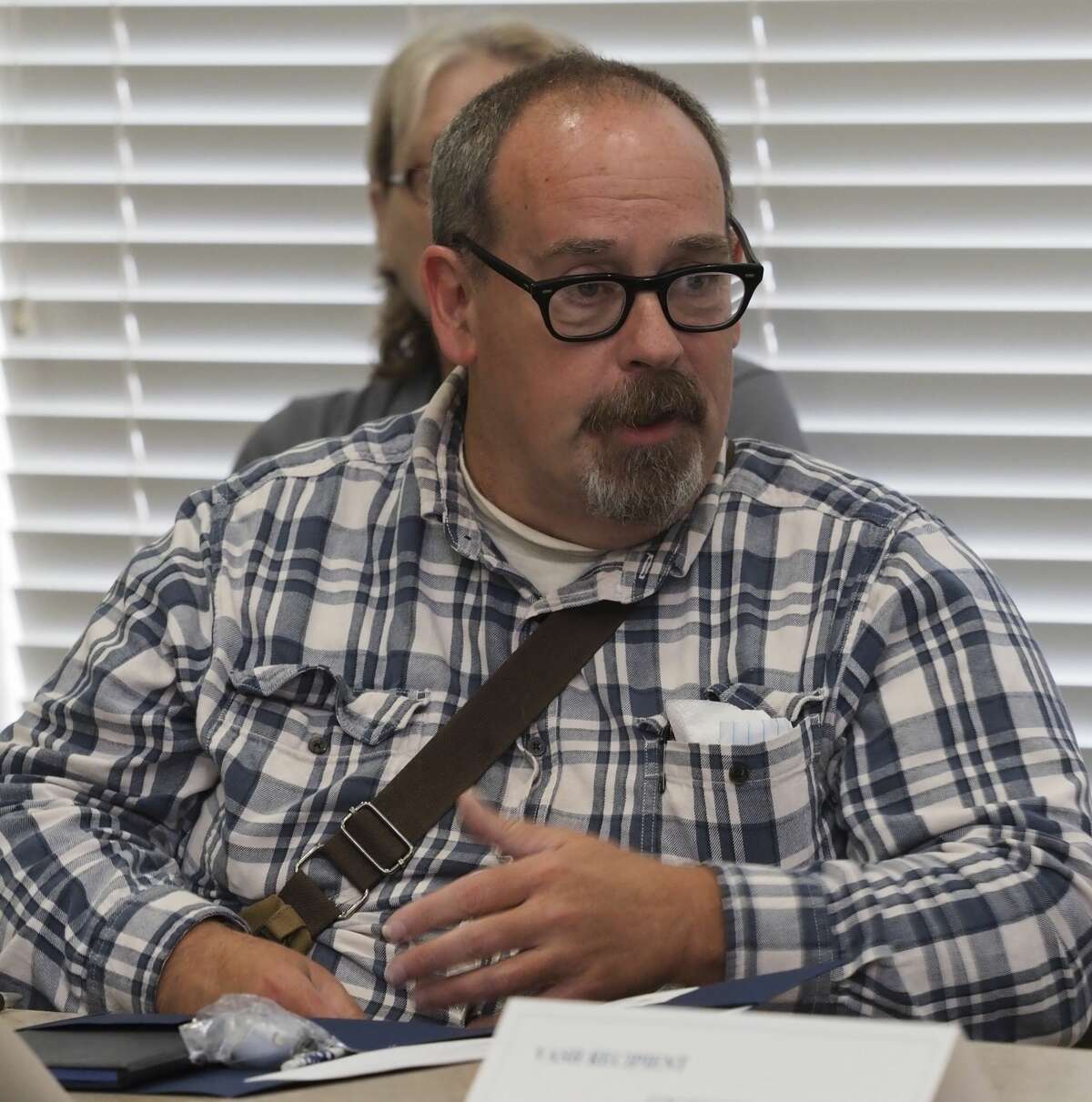 Ben Carson, local veterans discuss housing program