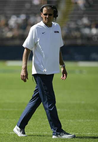 Social Media A Way Of Life For Uconn Football Coaches New Haven