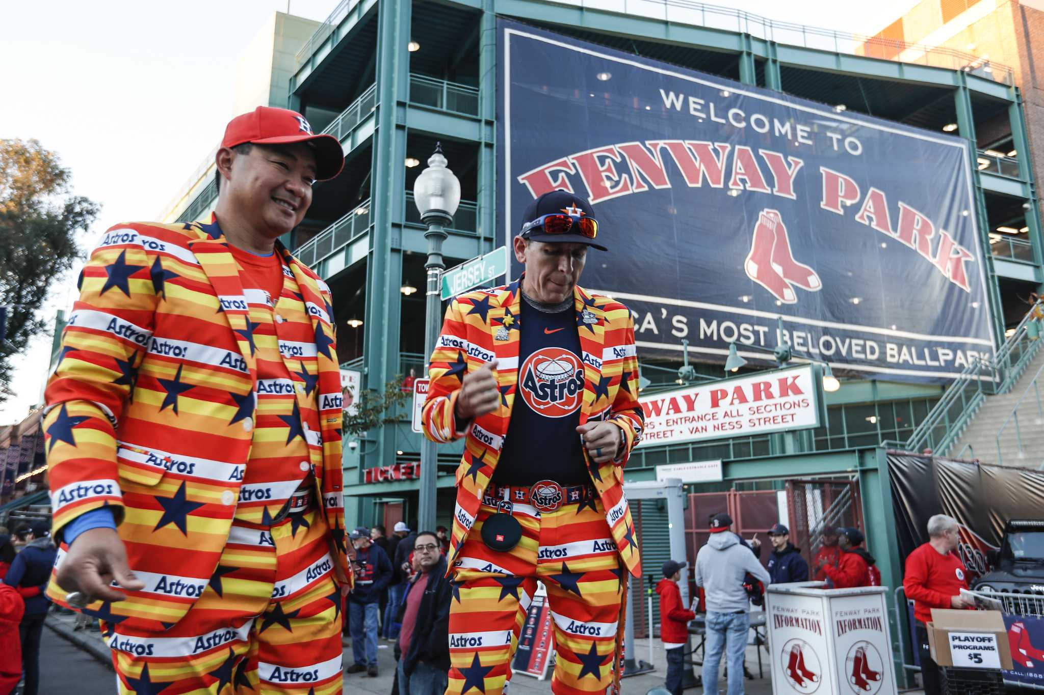 Astros fans gear up for ALCS opener vs. Red Sox at Fenway Park