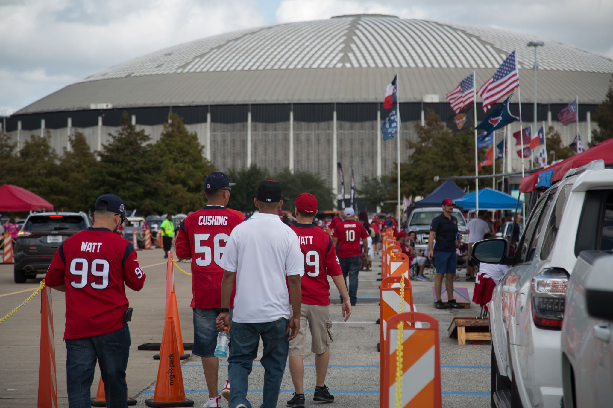 Texans fans enjoy tailgate experience before game against Bills