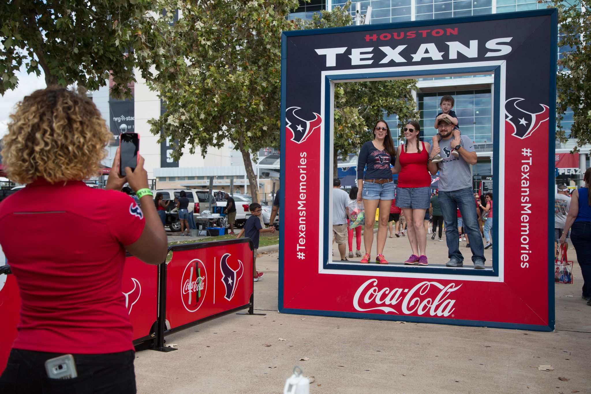 Texans fans enjoy tailgate experience before game against Bills