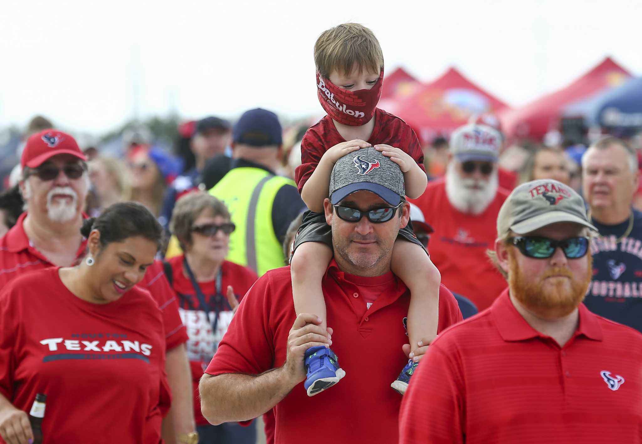 Texans fans enjoy tailgate experience before game against Bills