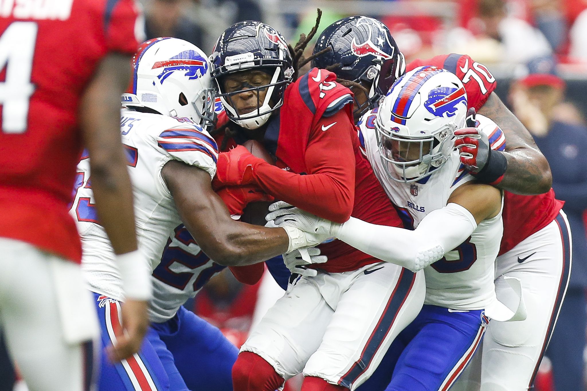 Houston Texans wide receiver DeAndre Hopkins warms up before a