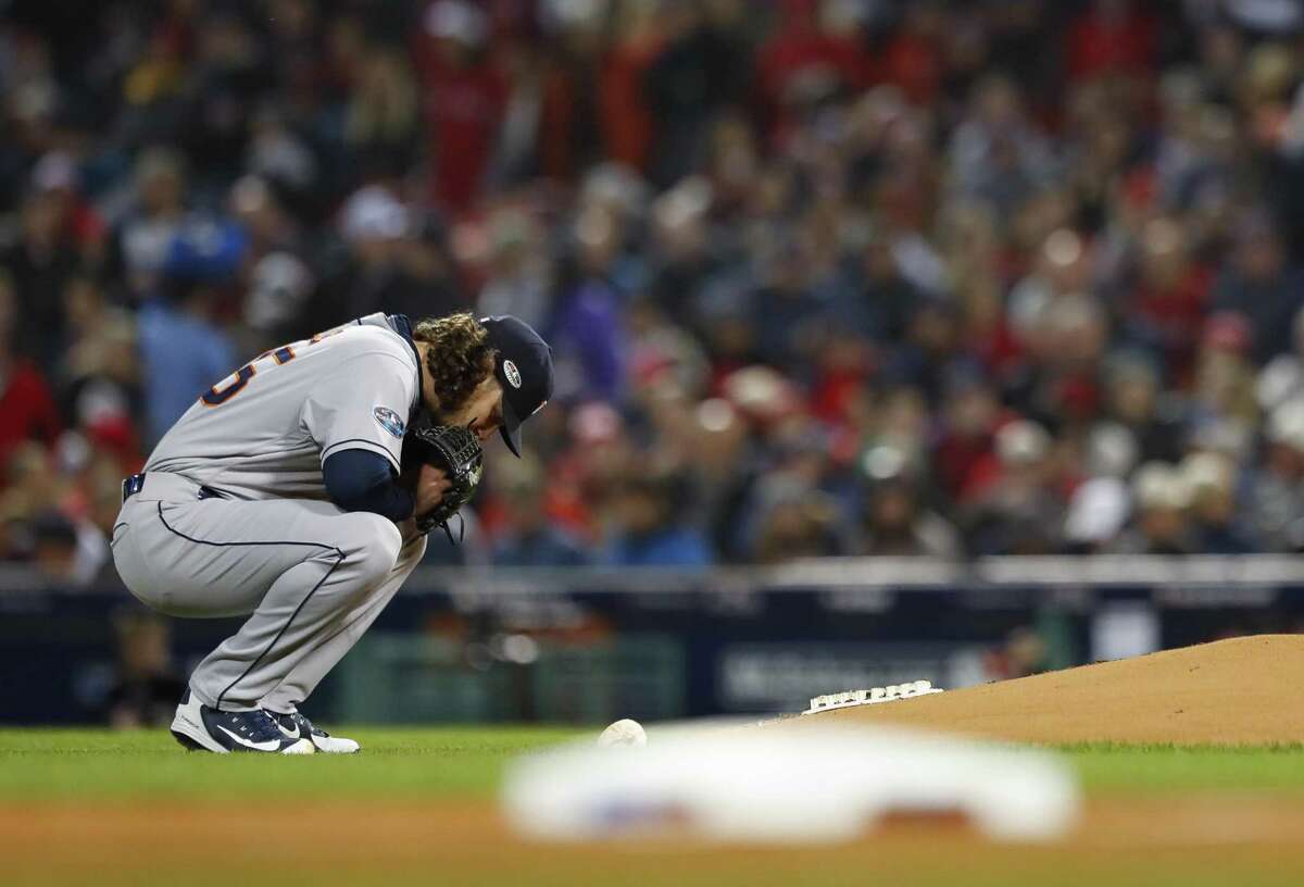 First, Marwin Gonzalez Cleared the Green Monster. Then He Ran Into It. -  The New York Times