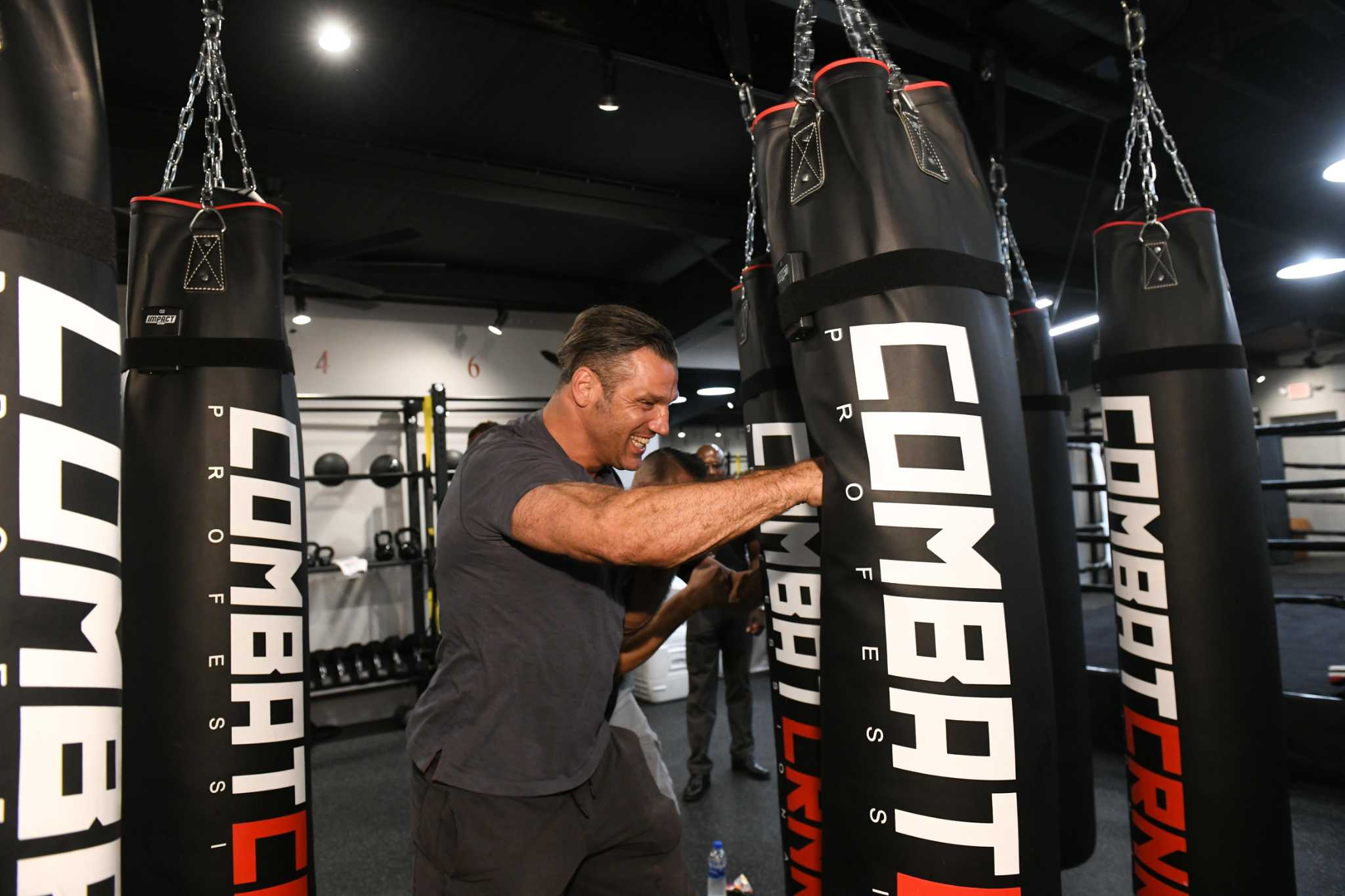 Former boxing champion Lou Savarese opens gym in West