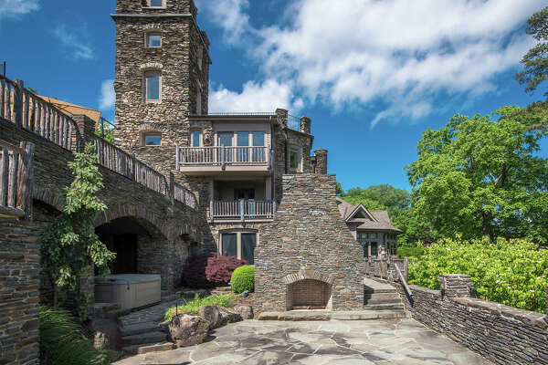 Derek Jeter selling his family castle for $14.75 million