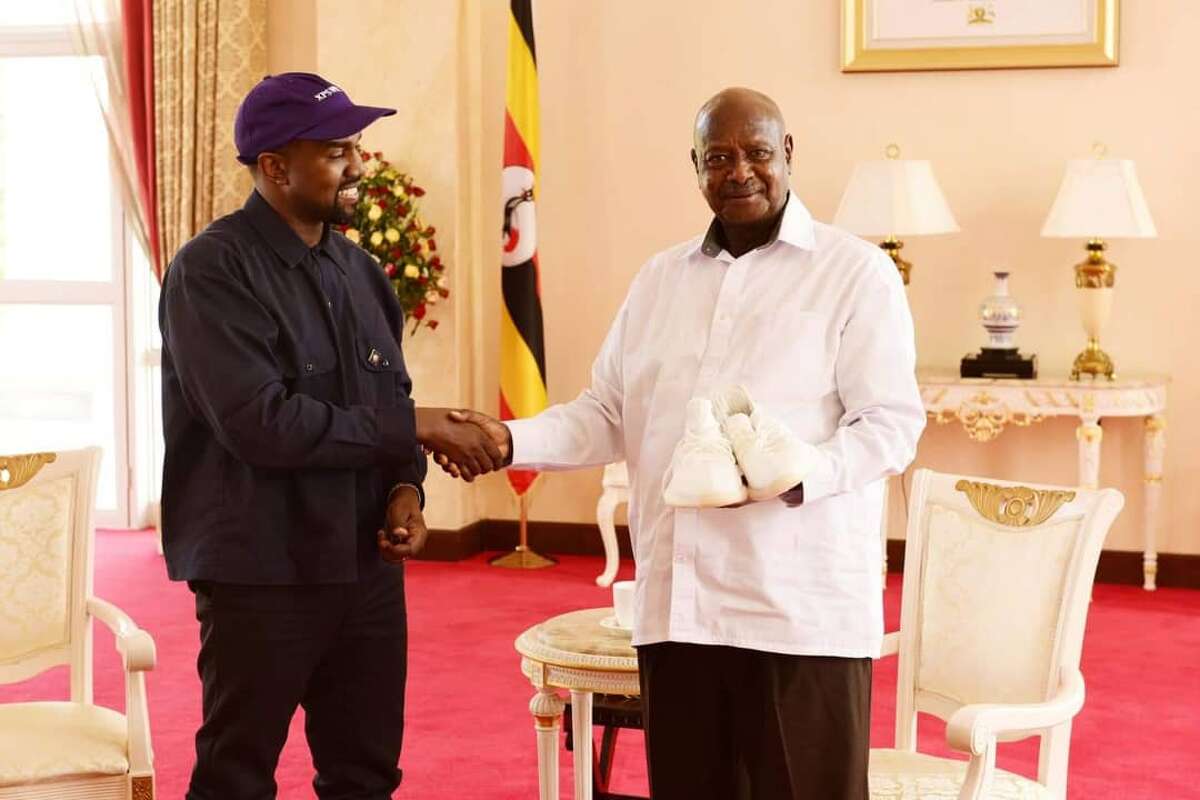 Kanye West meets Ugandas president, gifts pair of sneakers recommend Kanye West meets Ugandas president, gifts pair of sneakers forecasting