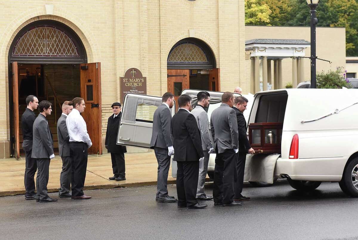 Family of Schoharie limo crash victims sues Mavis