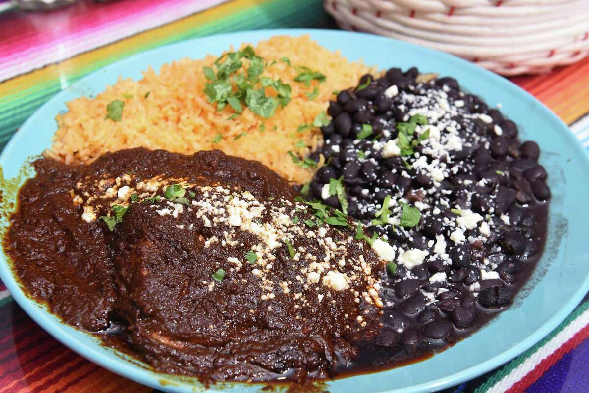 S.A. chefs compete for best mole bragging rights at Mole Throwdown