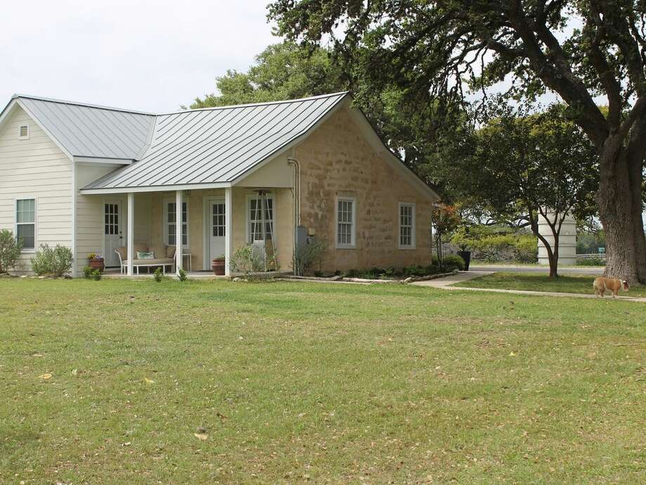 11 beautiful cabins and cottages near San Antonio available for a quick