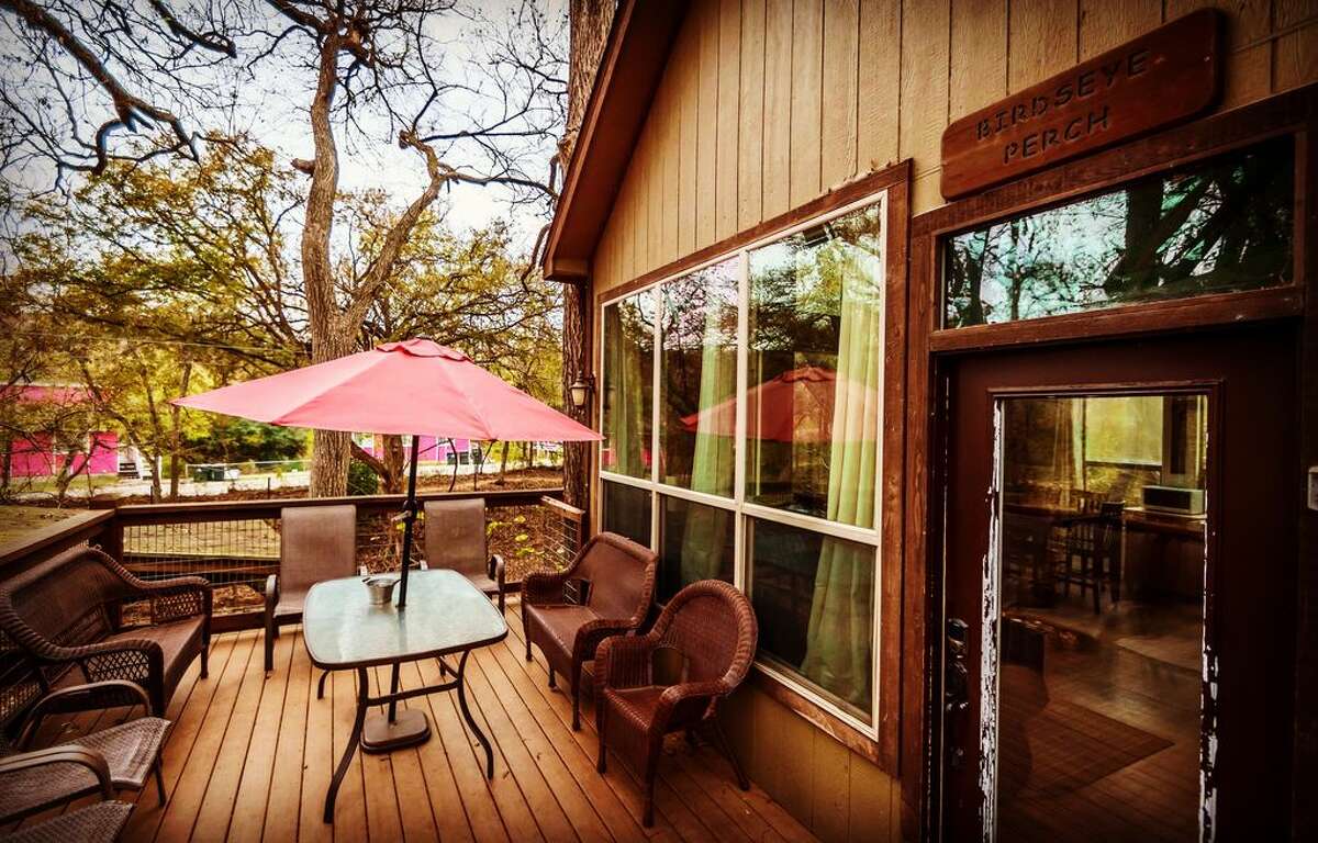 11 beautiful cabins and cottages near San Antonio available for a quick