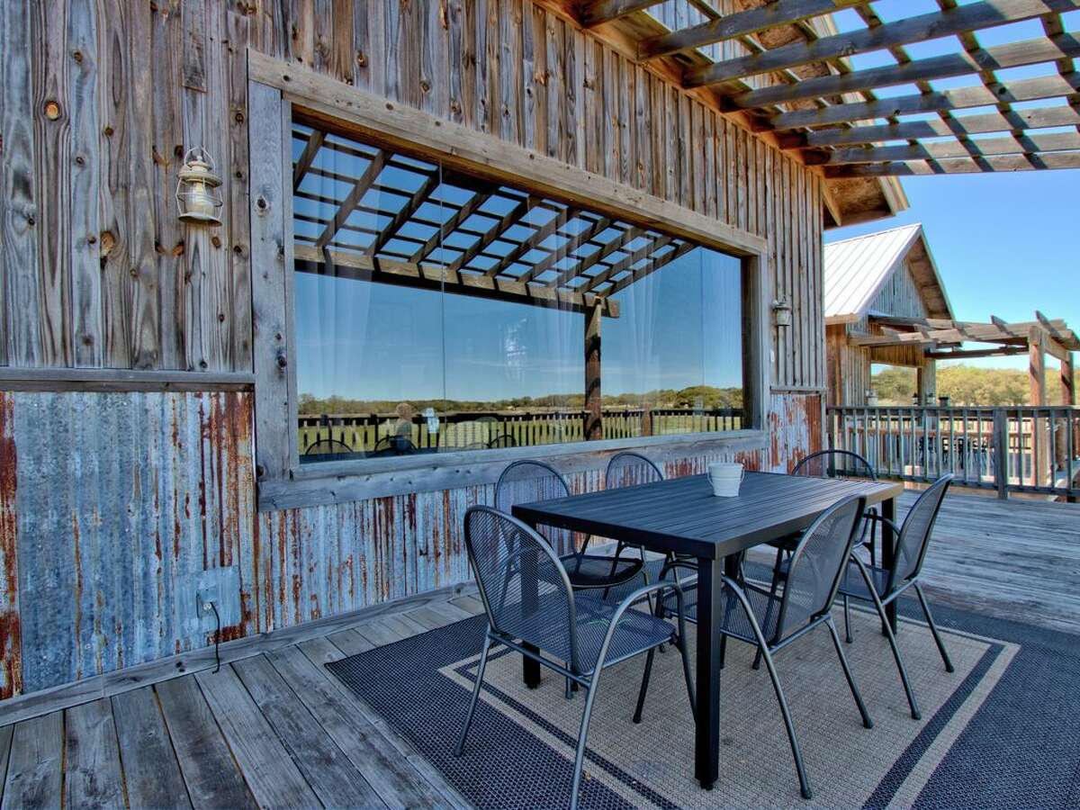 11 beautiful cabins and cottages near San Antonio available for a quick