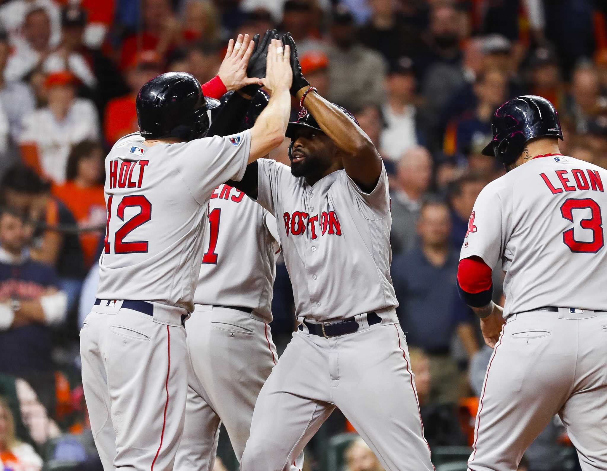 Red Sox's Jackie Bradley Jr. again sinks Astros with big hit
