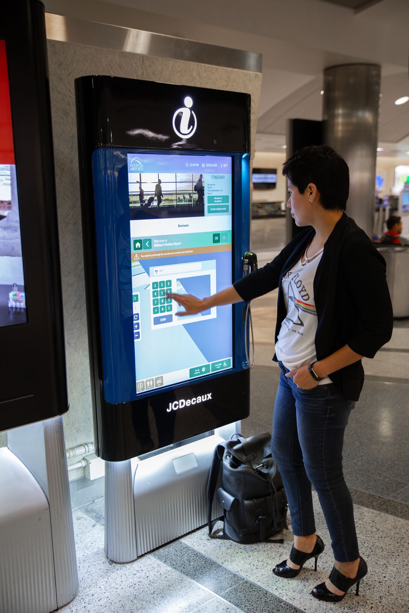 New interactive kiosks help travelers navigate Houston airports