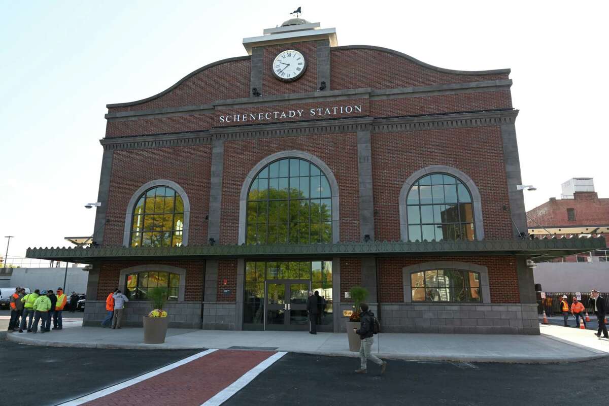 Schenectady Amtrak station opens ahead of schedule