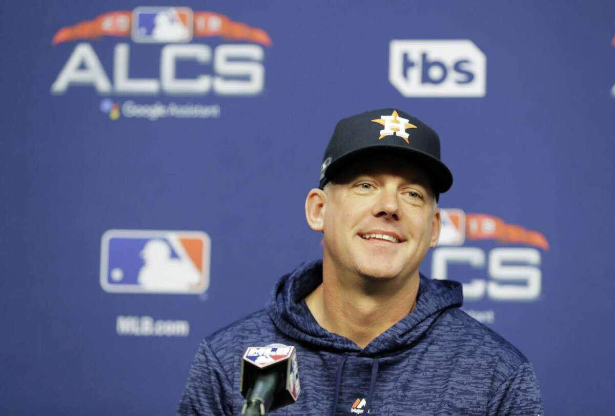 Houston, TX, USA. 6th July, 2018. Houston Astros manager AJ Hinch (14)  stands in the dugout during a Major League Baseball game between the  Houston Astros and the Chicago White Sox at