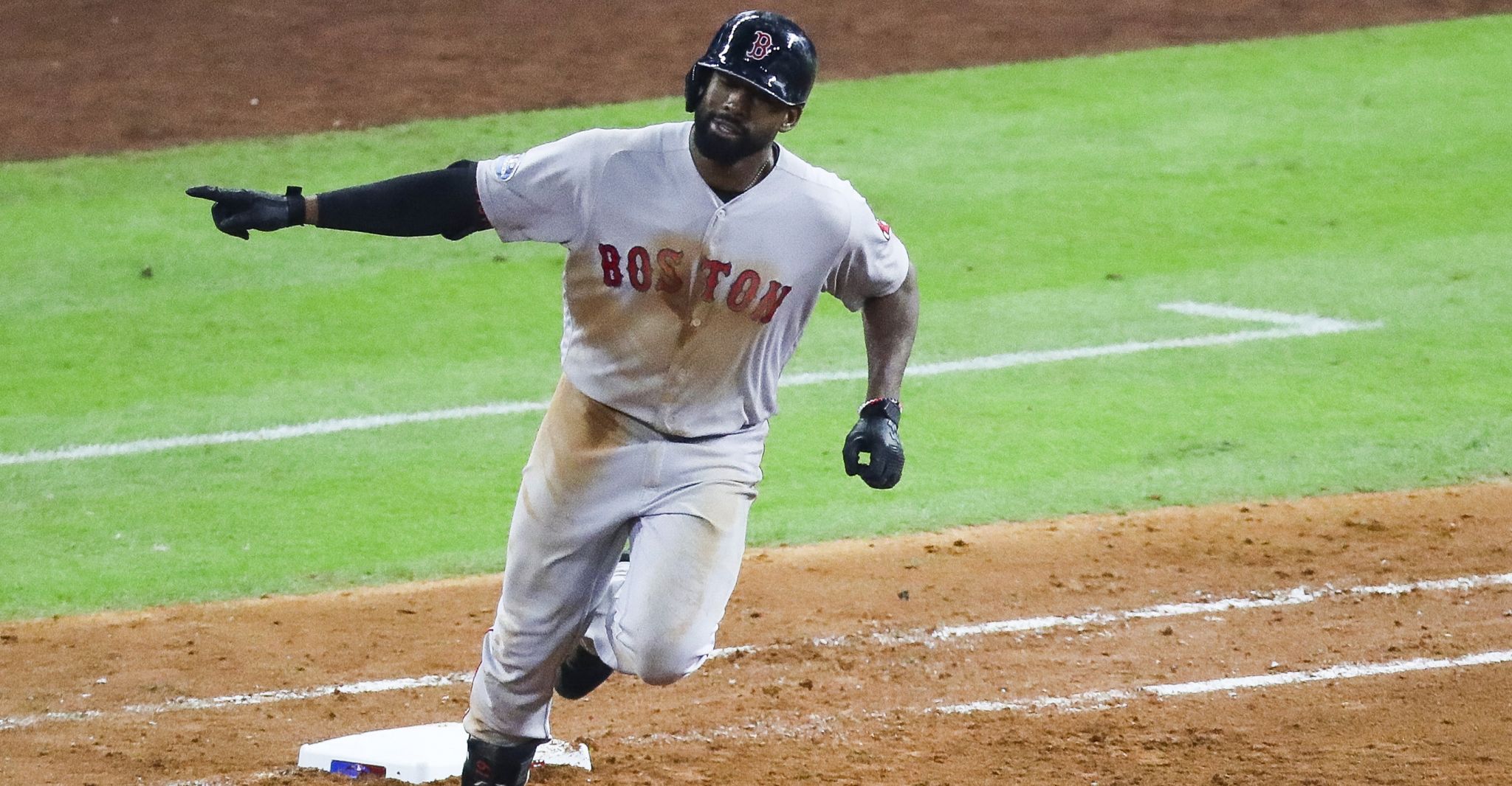 Red Sox's Jackie Bradley Jr. again sinks Astros with big hit