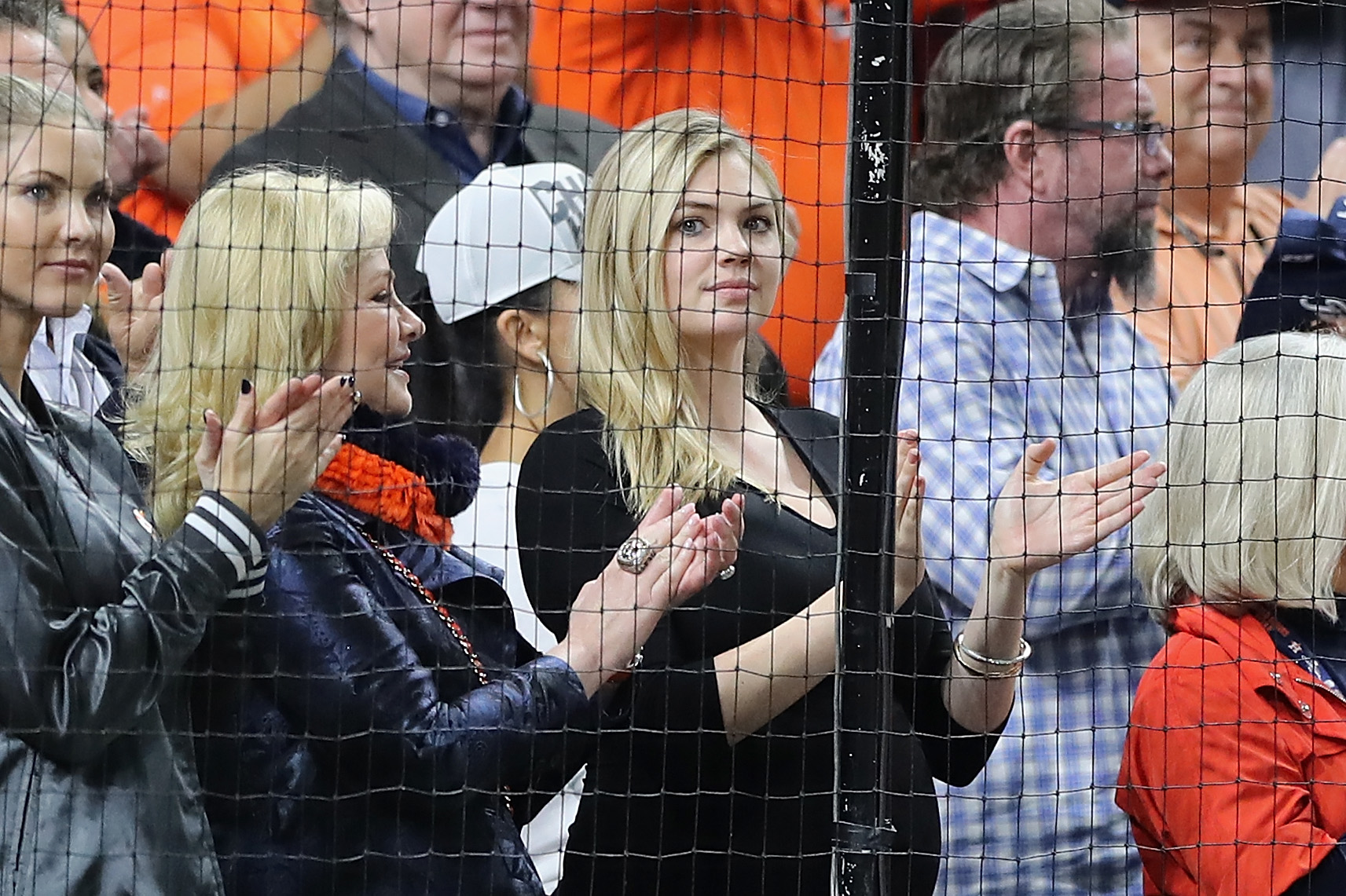 Twitter rejoices as Justin Upton joins Kate Upton in Detroit