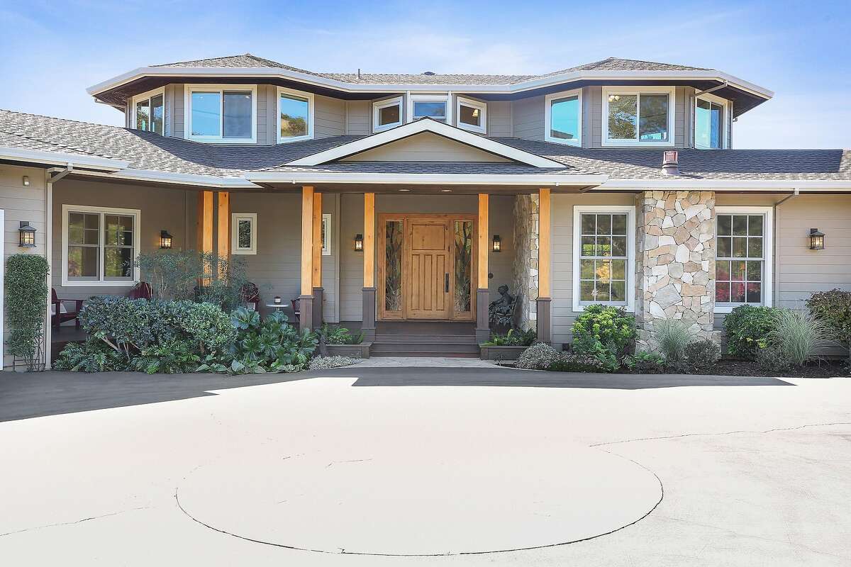 18550 Half Moon St. in Sonoma is a seven-bedroom, seven-bathroom with 6,304 square feet of living space.