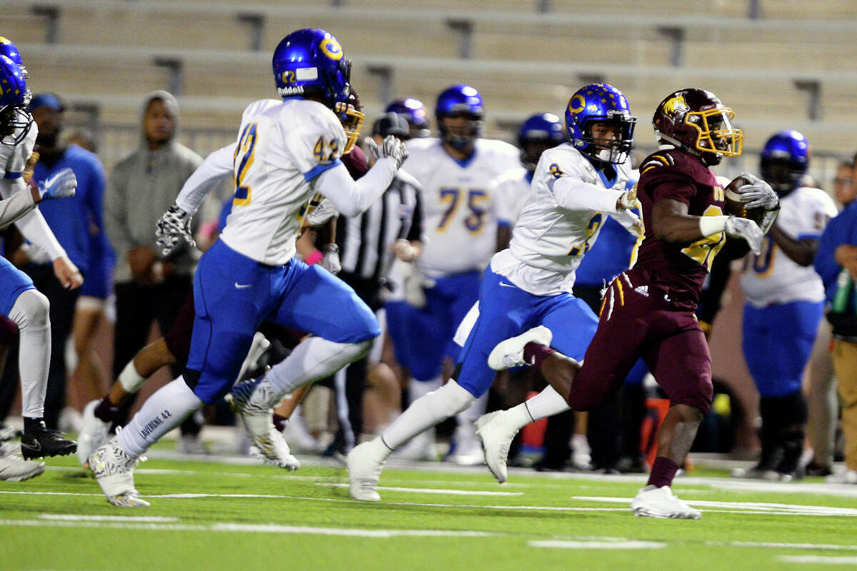 Beaumont United bests Channelview on homecoming night