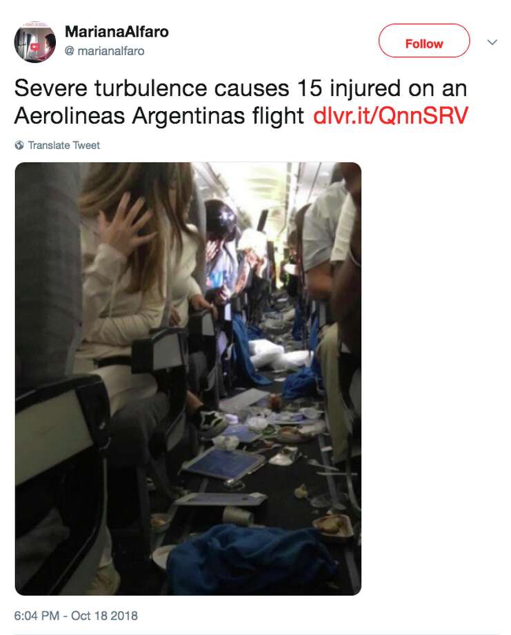 Images going viral on Twitter Aerolíneas Argentinas flight that encounters extreme turbulence. Photo: Twitter Screen Grab