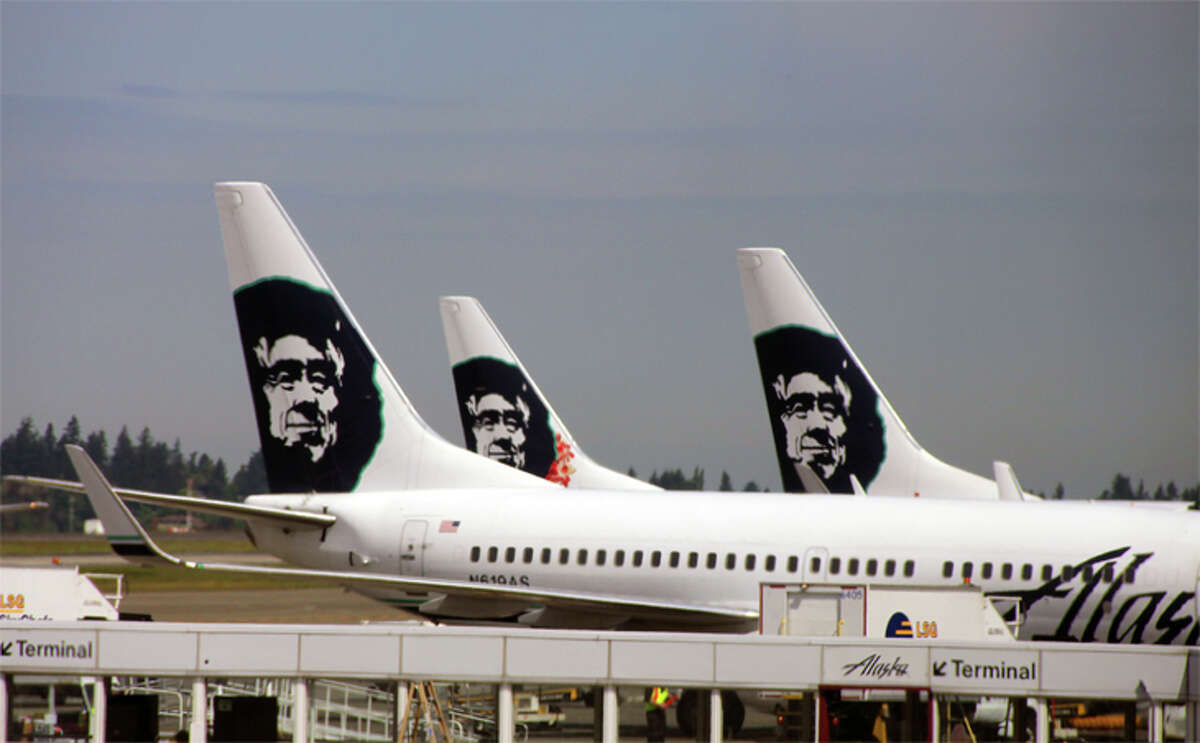 Alaska Airlines boosts bag fees
