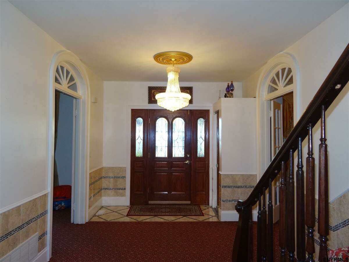 $325,000. 1764 Eastern Parkway, Schenectady, NY 12309. See listing