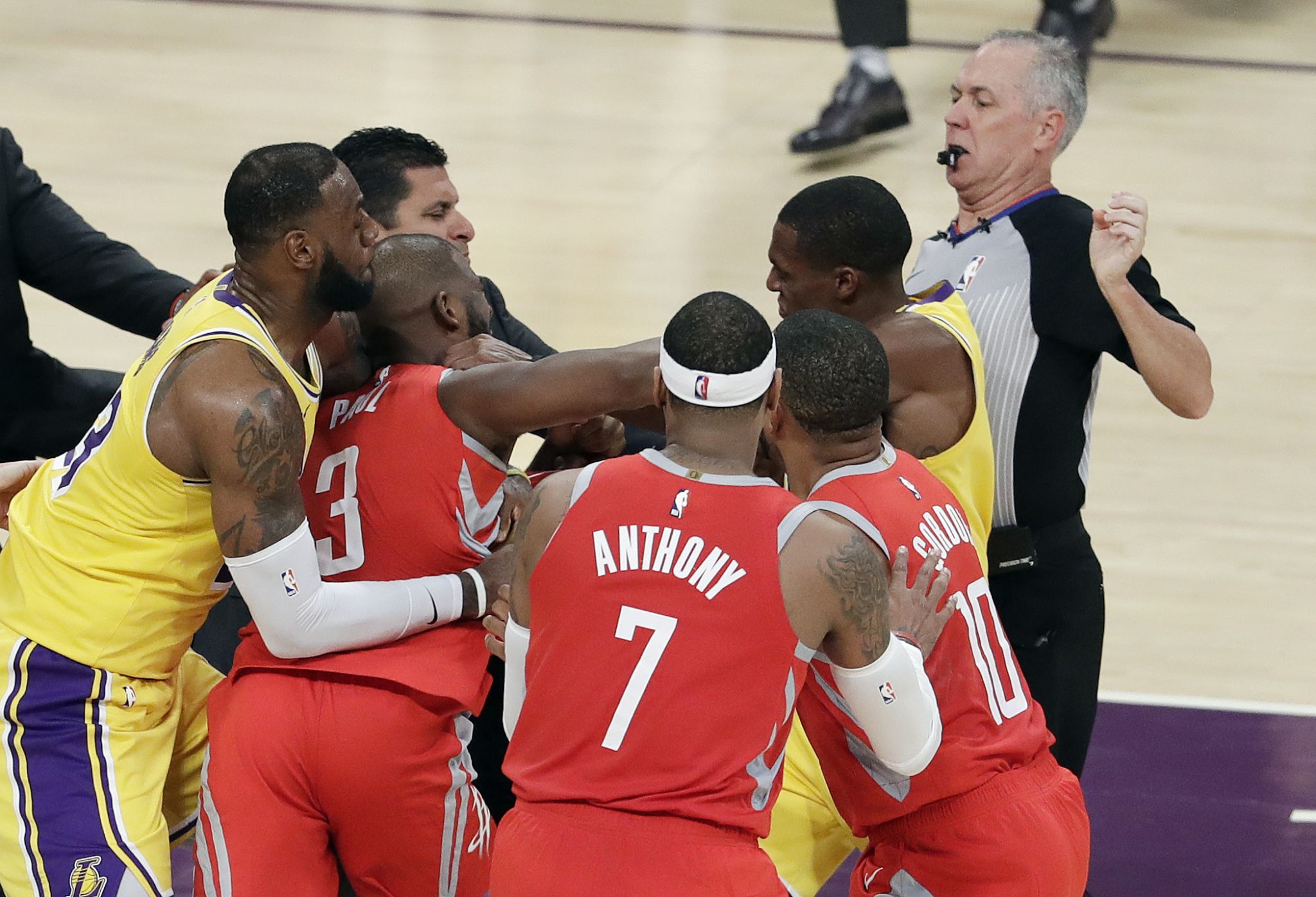 Rockets' Chris Paul, Lakers' Rajon Rondo trade punches - Houston Chronicle