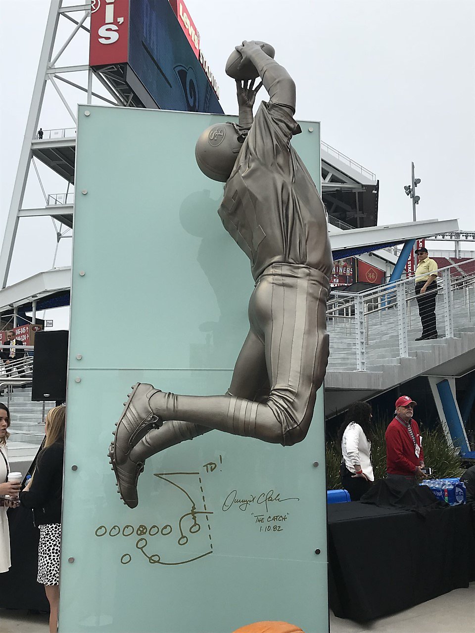 Joe Montana on 'The Catch' statues: 'An honor to be remembered forever