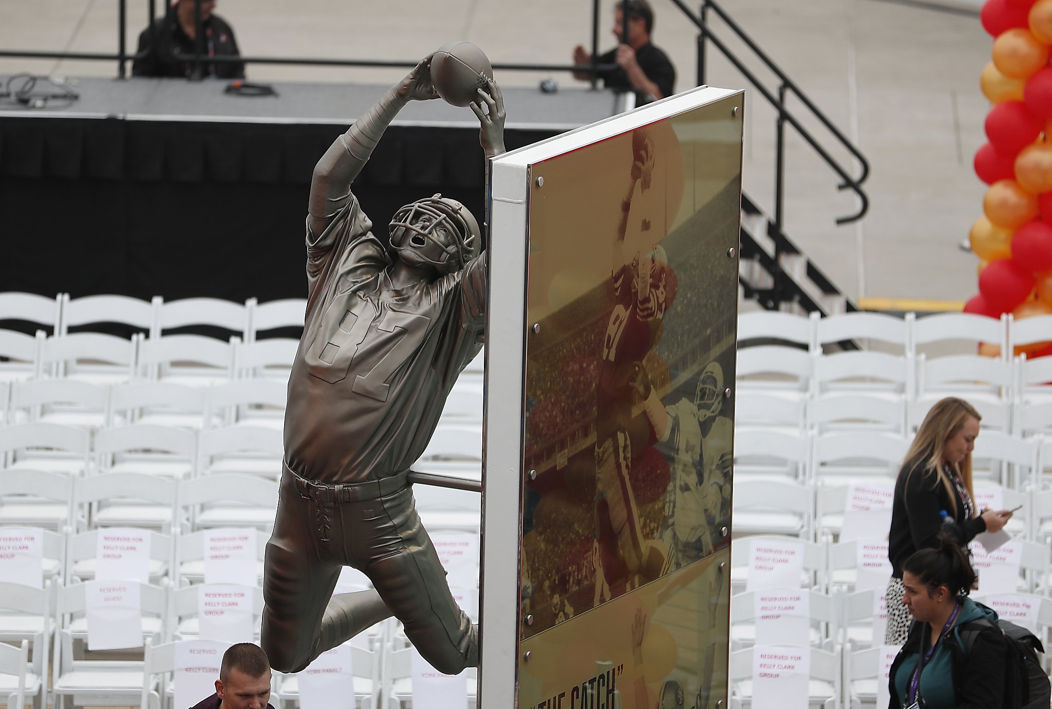 49ers To Honor Joe Montana & Dwight Clark With “The Catch” Statue – Joe  Montana's Right Arm