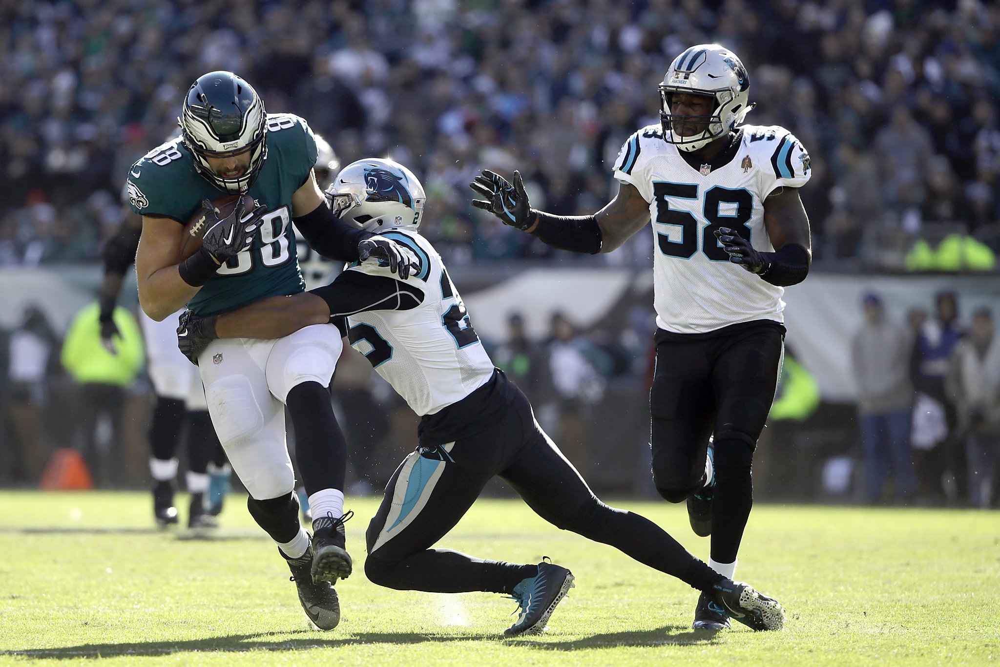 Panthers' Eric Reid calls Eagles' Malcolm Jenkins a 'sellout'