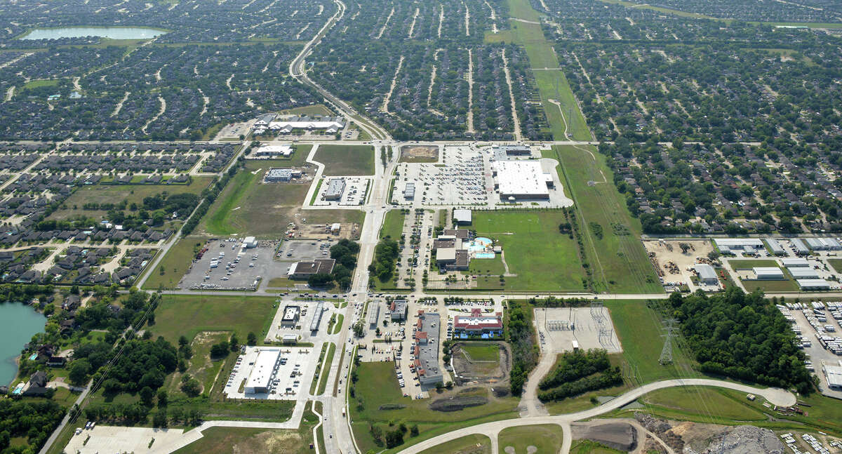 NewQuest Properties developed Marketplace at Ninety-Six, a 36-acre development at League City Parkway and Hobbs Road in League City. Marketplace at Ninety-Six is anchored by 123,000-square-foot Kroger Marketplace.