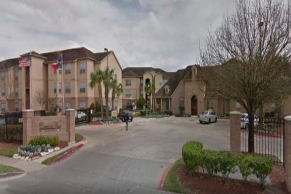 Man Shot Dead In Parking Lot Of Edgebrook Apartment Complex