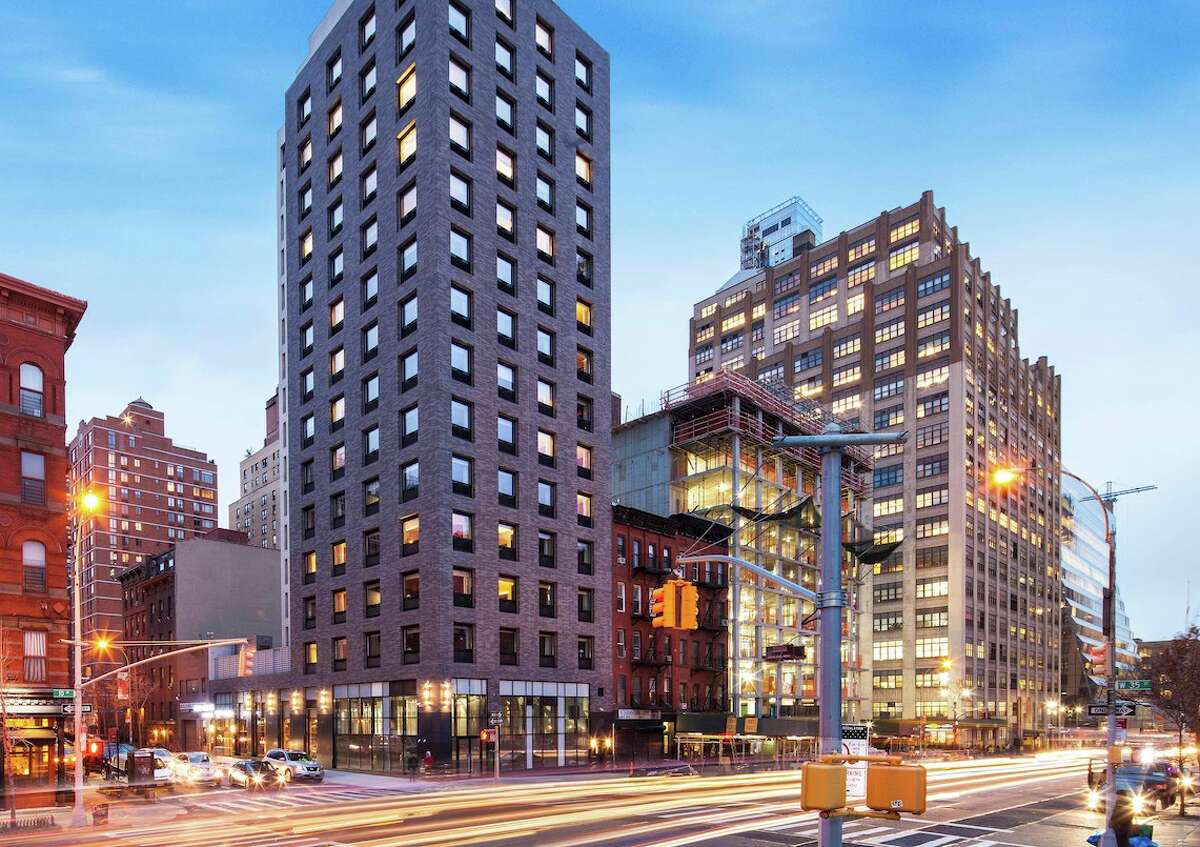 See The 10 Newest Marriott Hotels In Manhattan Photos