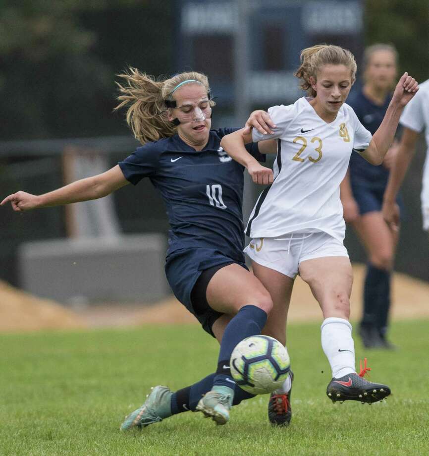 Staples Caps Undefeated Season By Beating St Joseph The Hour