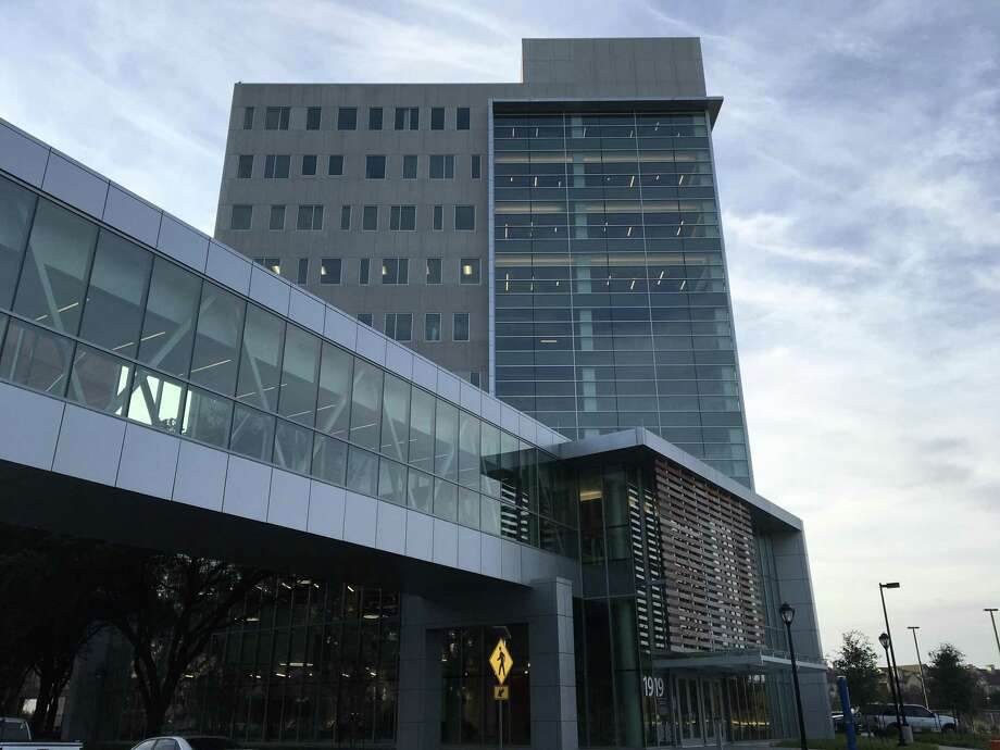 Houston Community College cuts ribbon on health sciences tower in Texas ...