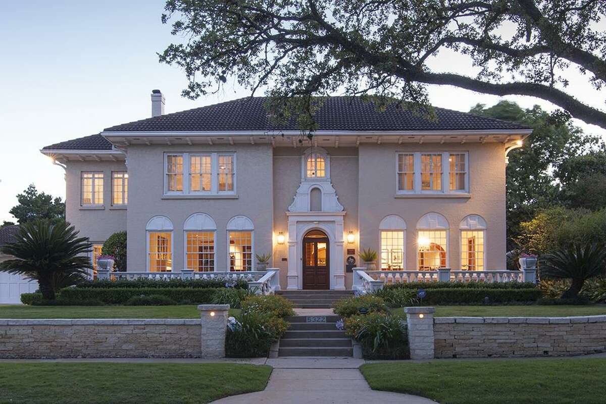 This Museum District estate, a historic Houston landmark, will go to auction Nov. 8, 2018.