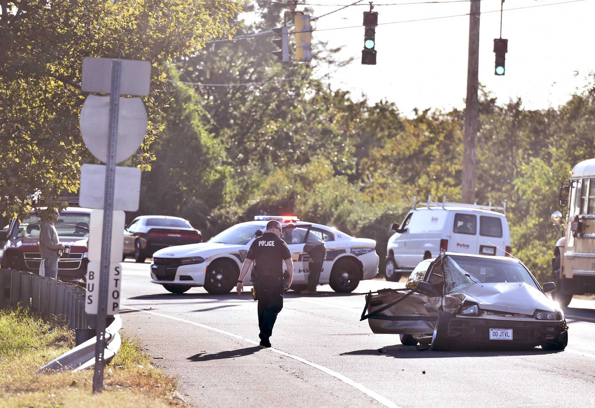 1 hurt in 2-car crash on Middletown Avenue in New Haven