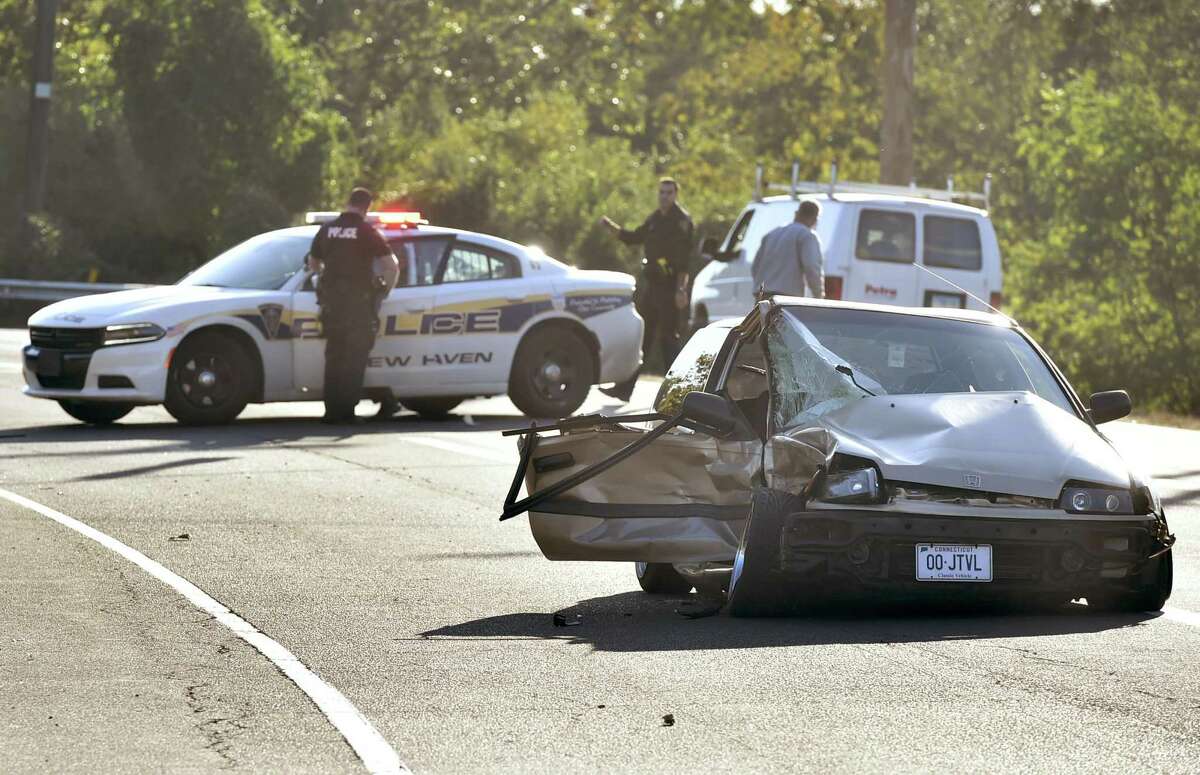 1 hurt in 2car crash on Middletown Avenue in New Haven