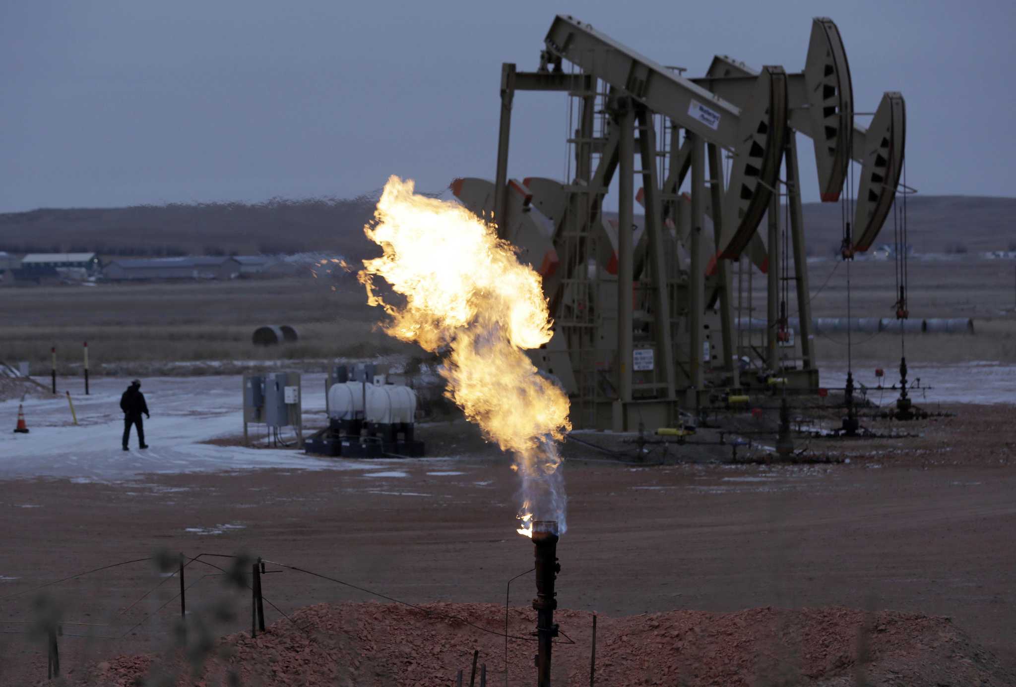 Natural gas companies call for carbon tax