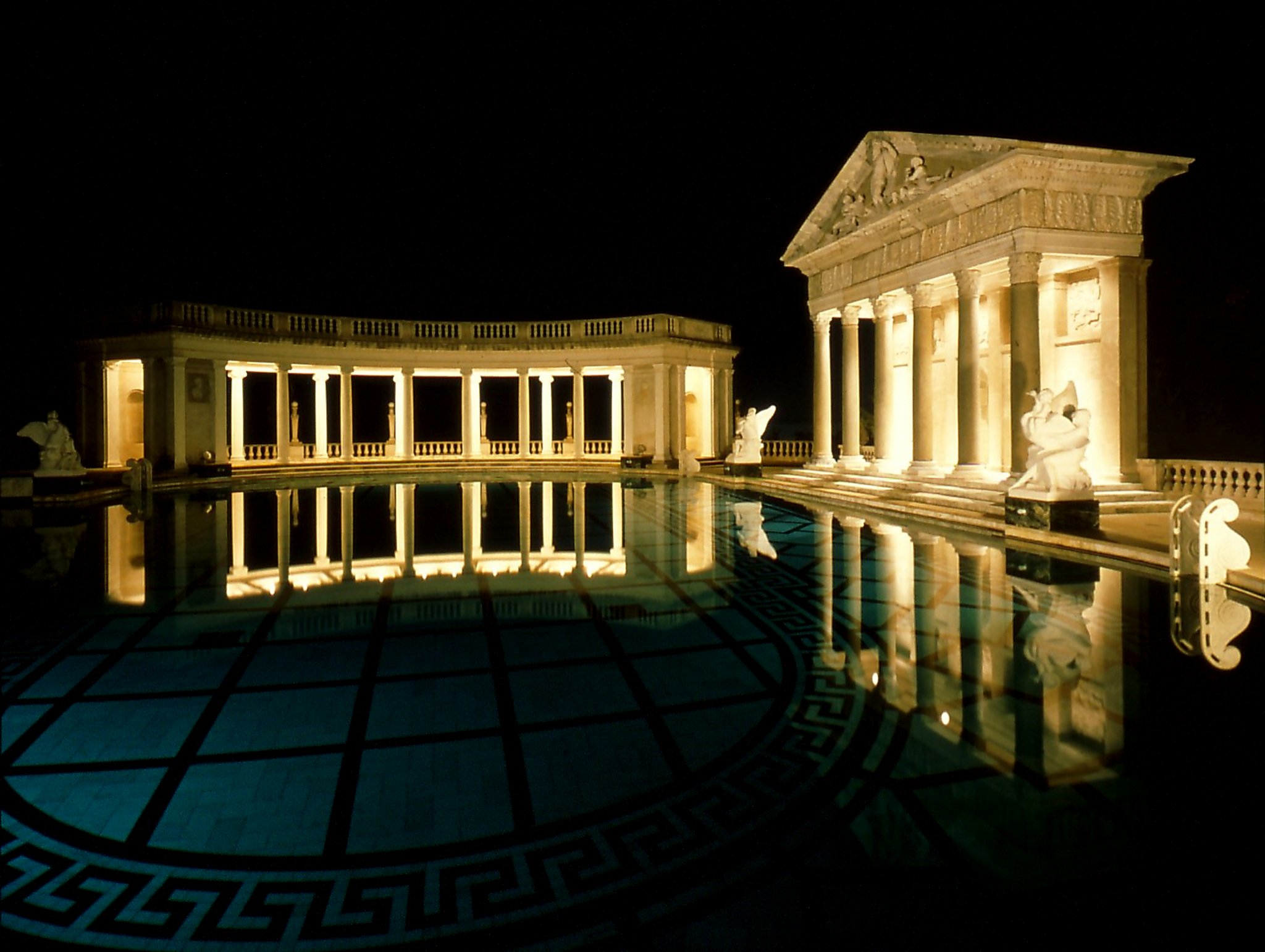 night tour at hearst castle